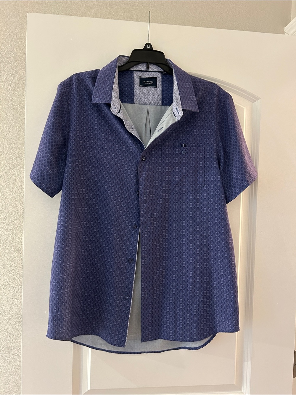 7 Diamonds Men's Short-Sleeve Button-Down Shirt in Navy Pattern